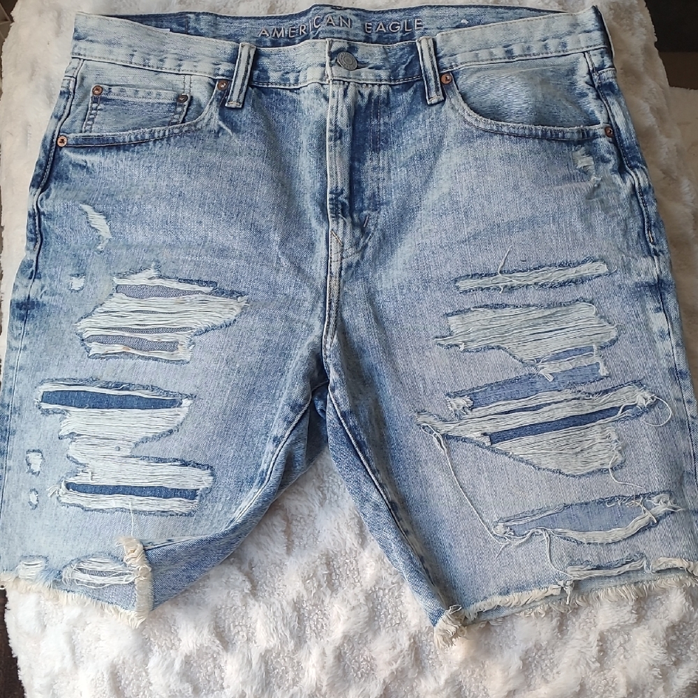 American Eagle Outfitters Men's Faded Blue Ripped Jean Shorts